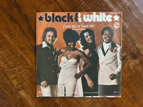 Black white love me - black,