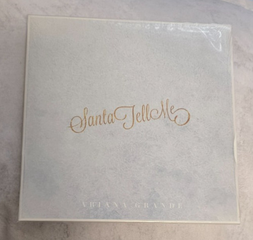 Ariana grande santa - ariana, tell